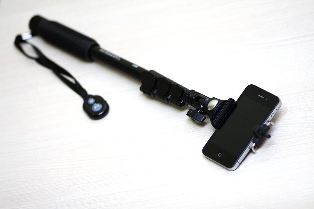 Bluetooth wireless connection concept illustration