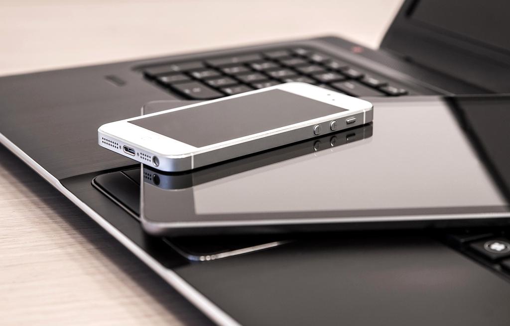 AI-powered neural network routing system